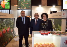 Stand de la cooperativa Cambayas, productora de granadas, higos, sandía y hortalizas.